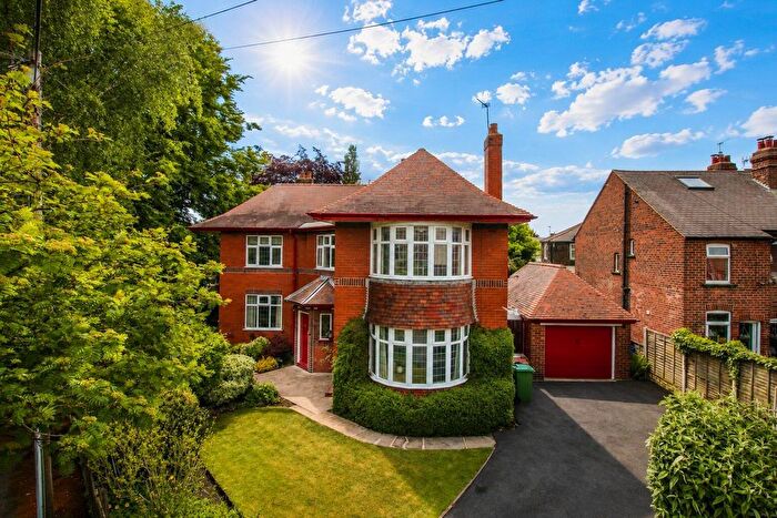 4 Bedroom Detached House For Sale In Carleton Park Avenue, Pontefract, WF8