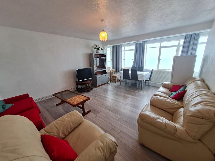 2 Bedroom Flat To Rent In Kings Road, Brighton, BN1