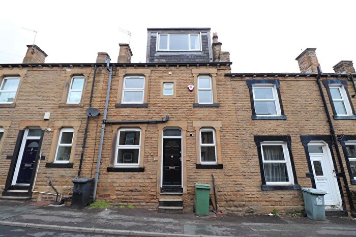3 Bedroom Detached House To Rent In Peel Street, Morley, Leeds, LS27
