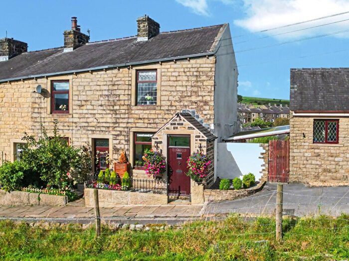 2 Bedroom End Of Terrace House To Rent In Rock Lane, Trawden, BB8