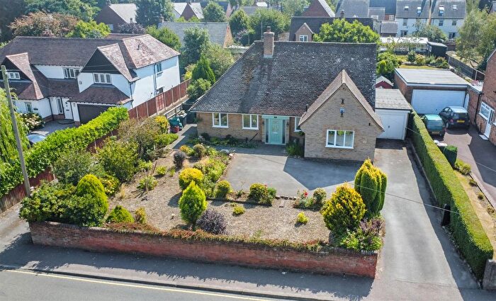 3 Bedroom Detached Bungalow For Sale In Park Lane, Castle Donington, DE74