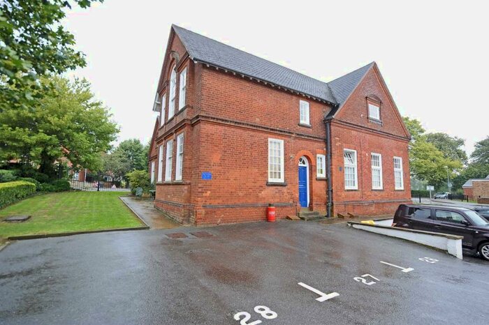 2 Bedroom Flat To Rent In The Cloisters, Wellingborough, NN8