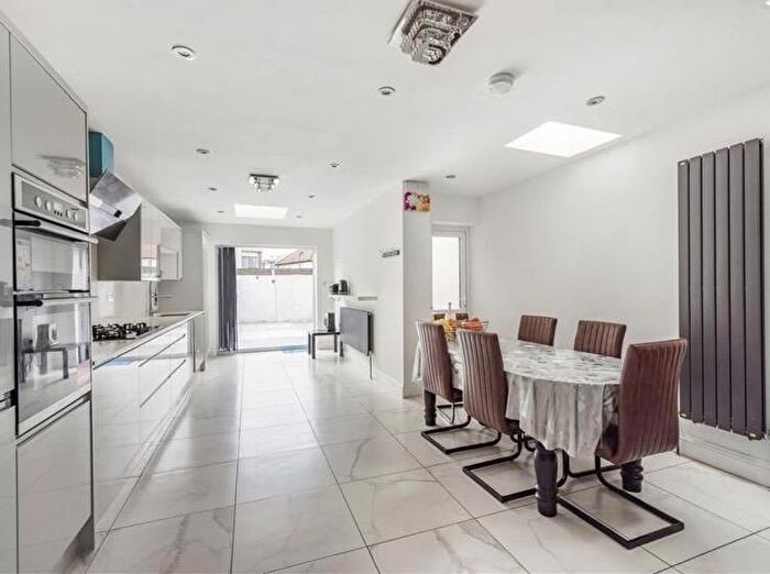 5 Bedroom Terraced House For Sale In Mordaunt Road, London, NW10