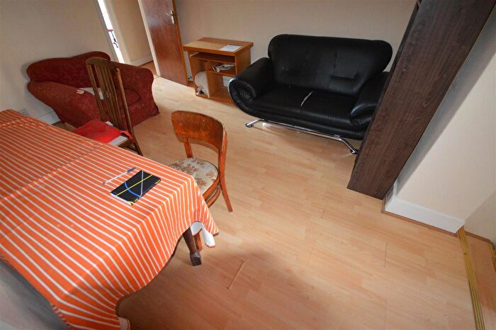 2 Bedroom Flat To Rent In Caledonian Road, N1