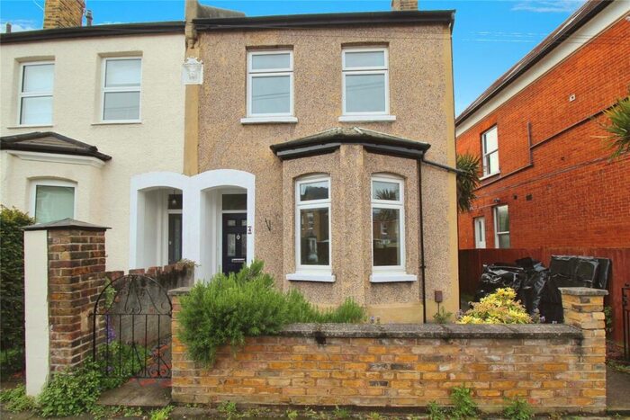 3 Bedroom House To Rent In Glenthorne Road, Kingston Upon Thames, KT1