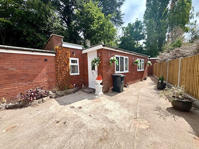2 Bedroom Bungalow To Rent In Wall Heath - Kidderminster Road, DY6