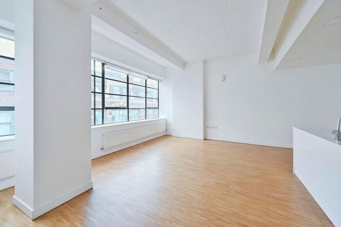 3 Bedroom Flat To Rent In Leather Lane, Clerkenwell, London, EC1N