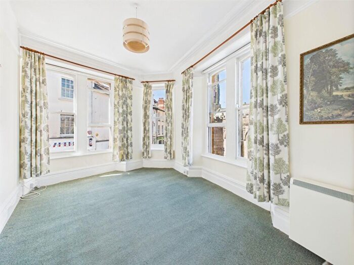 1 Bedroom Flat To Rent In Church Street, Launceston, PL15