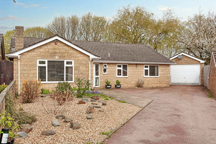3 Bedroom Detached Bungalow For Sale In Berkeley Close, Banbury, OX16