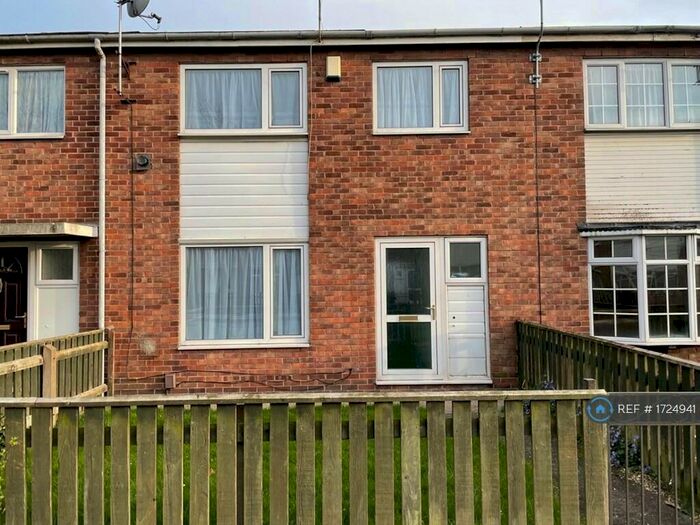 3 Bedroom Terraced House To Rent In Albert Place, Grimsby, DN32