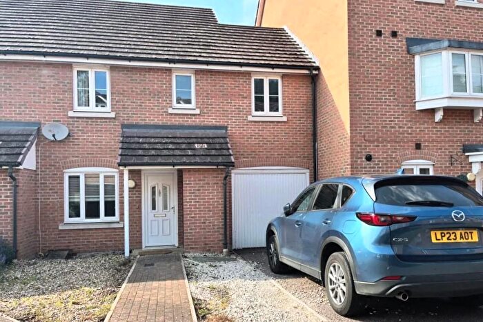 3 Bedroom Terraced House For Sale In Avian Avenue, St Albans, AL2