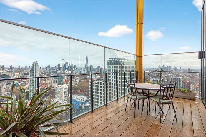 3 Bedroom Flat To Rent In St. Gabriel Walk, London, SE1