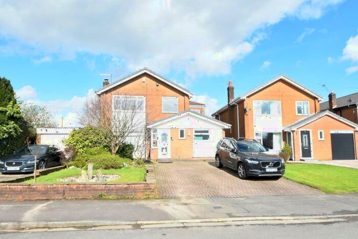 4 Bedroom Detached House To Rent In Avon Drive, Walmersley, Bury, BL9