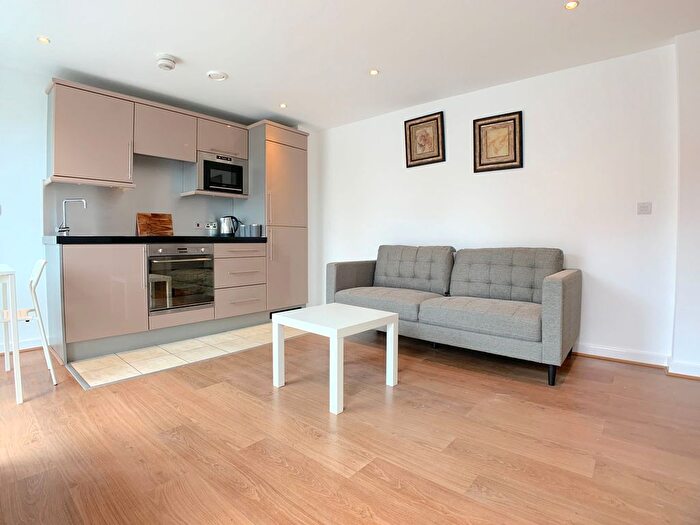 1 Bedroom Flat To Rent In Quay One, Neptune Street, Leeds City Centre, LS9