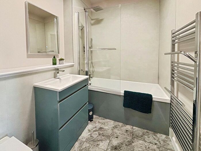 2 Bedroom Flat To Rent In Ashfield House, Claremont Road, Sale, Greater Manchester, M33