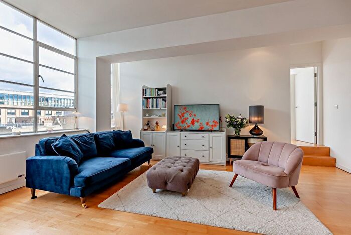 2 Bedroom Flat To Rent In Strype Street, London, E1