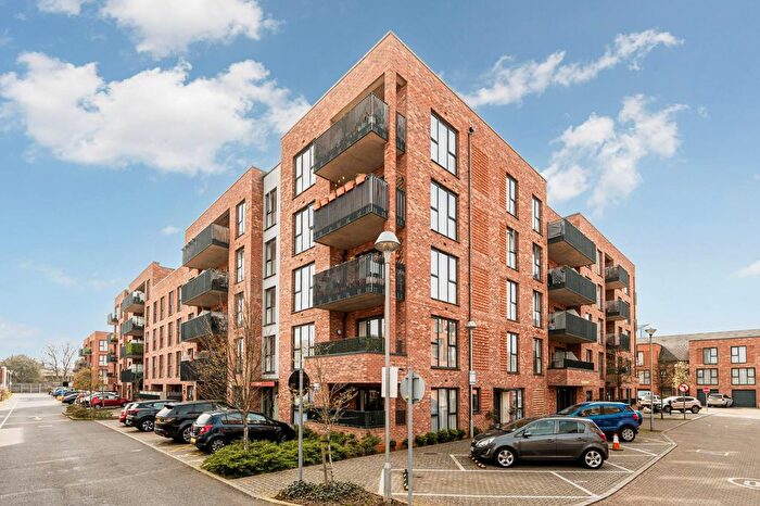 2 Bedroom Flat For Sale In Myers Court, Brentford, TW8