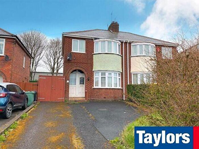 3 Bedroom Semi-Detached House For Sale In Halesowen Road, Netherton, Dudley, DY2