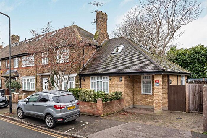 5 Bedroom End Of Terrace House For Sale In Monoux Grove, Walthamstow, London, E17