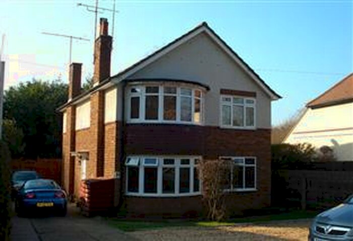 2 Bedroom Flat To Rent In London Road, Knebworth, SG3