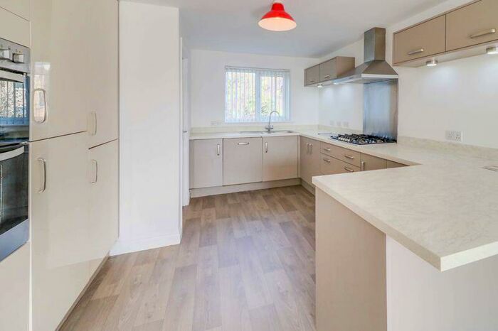 4 Bedroom Detached House To Rent In Scholars Drive, Hull, HU5