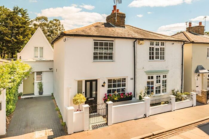 2 Bedroom Property For Sale In Second Cross Road, Twickenham, TW2