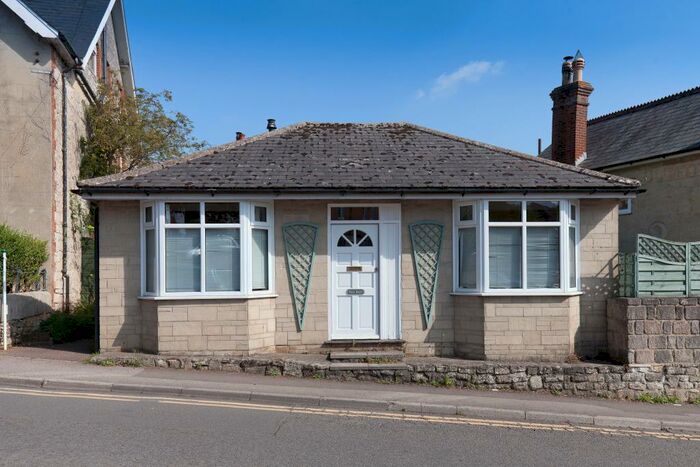 2 Bedroom Bungalow To Rent In High Street, Tisbury, Wiltshire, SP3