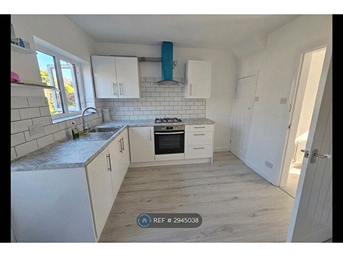 3 Bedroom Terraced House To Rent In Grainger Avenue, Manchester, M12