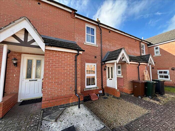 3 Bedroom Semi-Detached House For Sale In Farnborough Close, Corby, NN18