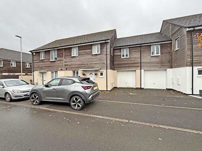 4 Bedroom Terraced House For Sale In Samuel Bassett Avenue, Southway, Plymouth, PL6