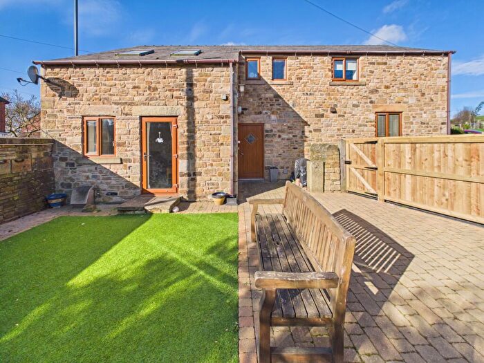 2 Bedroom Barn Conversion For Sale In Green Farm Croft, Old Whittington, Chesterfield, Derbyshire, S41
