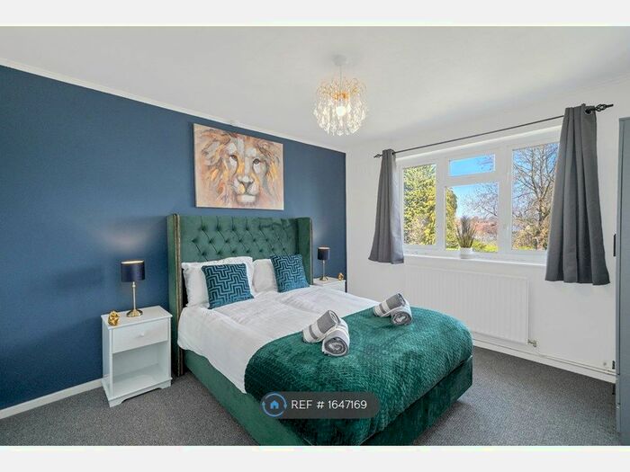 2 Bedroom Flat To Rent In Winchester Way, Cheltenham, GL51