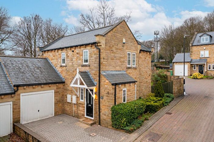 3 Bedroom Detached House For Sale In Stonedene, Leeds, LS6