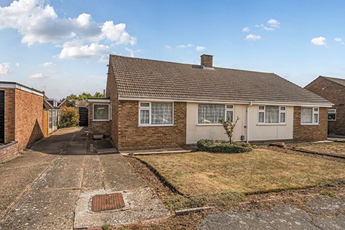 2 Bedroom Semi-detached Bungalow For Sale In Gravel Pit Road, Flitwick, MK45