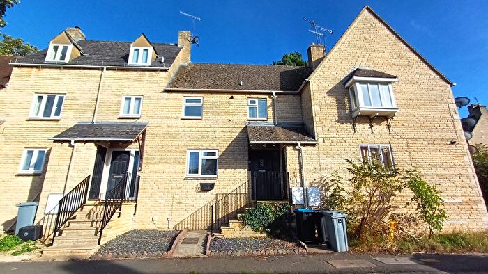 2 Bedroom Detached House For Sale In William Bliss Avenue, Chipping Norton, OX7