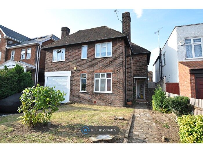 5 Bedroom Detached House To Rent In Finchley Lane, London, NW4