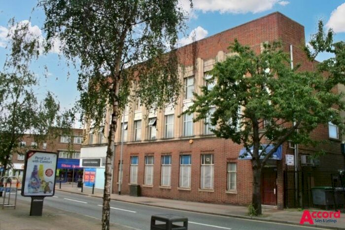 2 Bedroom Flat To Rent In High Street, Hornchurch, RM11