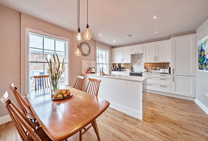 3 Bedroom Flat For Sale In Clare Street, Cheltenham, GL53