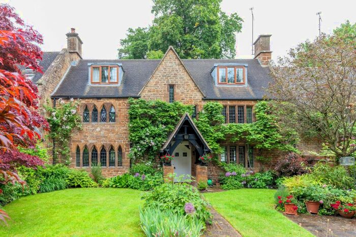 5 Bedroom Terraced House For Sale In Wardington, Banbury, Oxfordshire, OX17