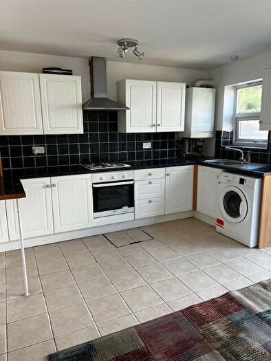 2 Bedroom Terraced House To Rent In Beechwood Road, Luton, Bedfordshire, LU4