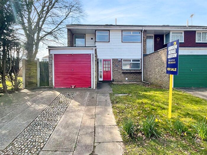 3 Bedroom Semi-Detached House For Sale In Long Catlis Road, Parkwood, Kent, ME8