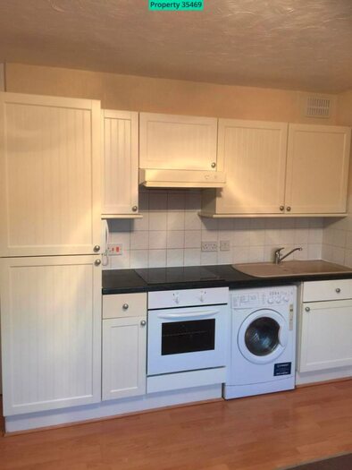 Studio To Rent In Tavistock Court, Nottingham, NG5