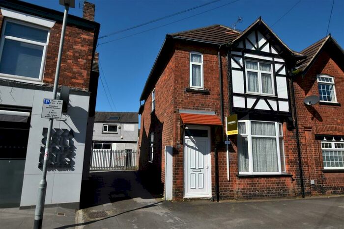 3 Bedroom End Of Terrace House For Sale In Station Road, Brough, HU15