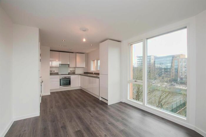 1 Bedroom Flat To Rent In Kidwells Close, Maidenhead SL6