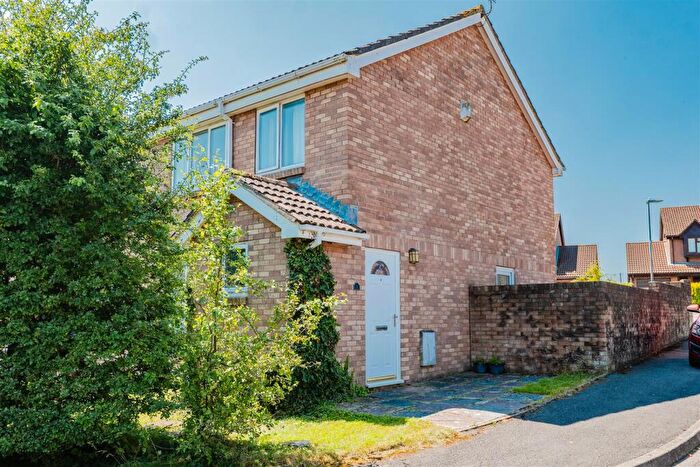3 Bedroom Semi-Detached House For Sale In Blyth Close, Barry, CF62