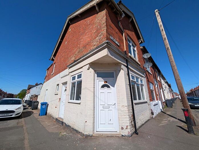 1 Bedroom Flat To Rent In Edmund Street, Kettering, NN16