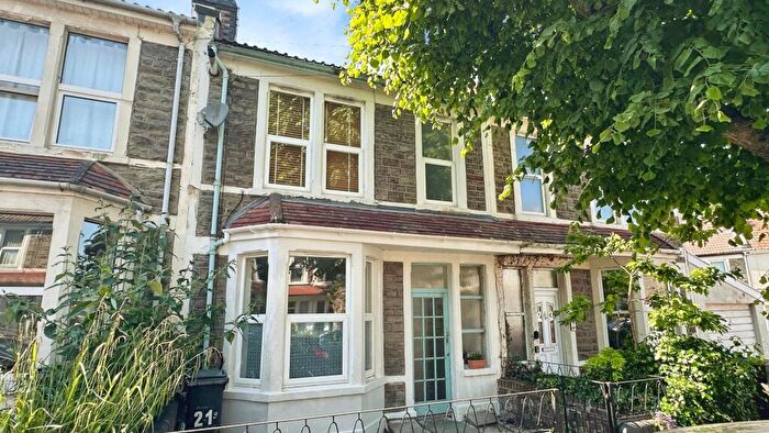 2 Bedroom Flat For Sale In Parnall Road, Fishponds, Bristol, BS16
