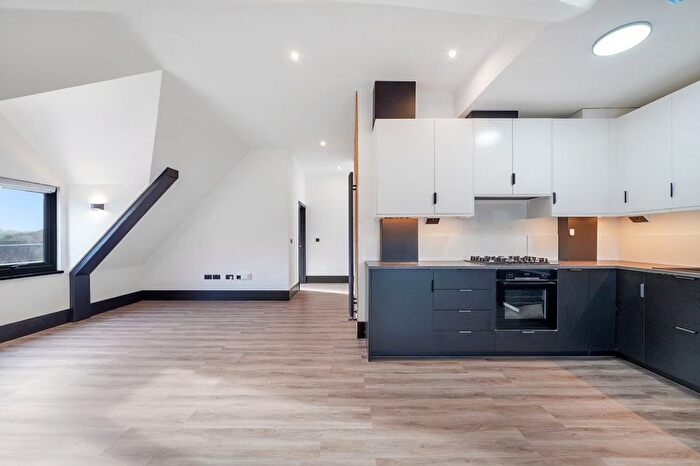 4 Bedroom Flat To Rent In Fir Tree Road, SM7