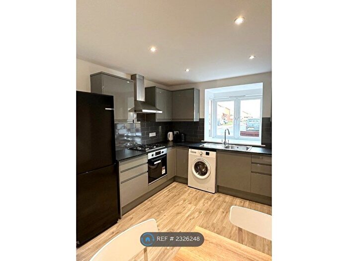 4 Bedroom Semi-Detached House To Rent In Mead Lane, Bognor Regis, PO22