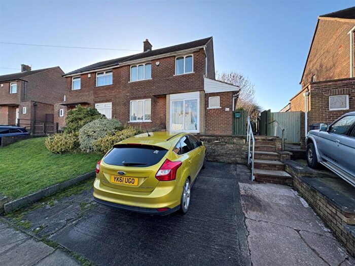 3 Bedroom Semi Detached House For Sale In St. Margarets Avenue, Holmewood, Bradford, BD4
